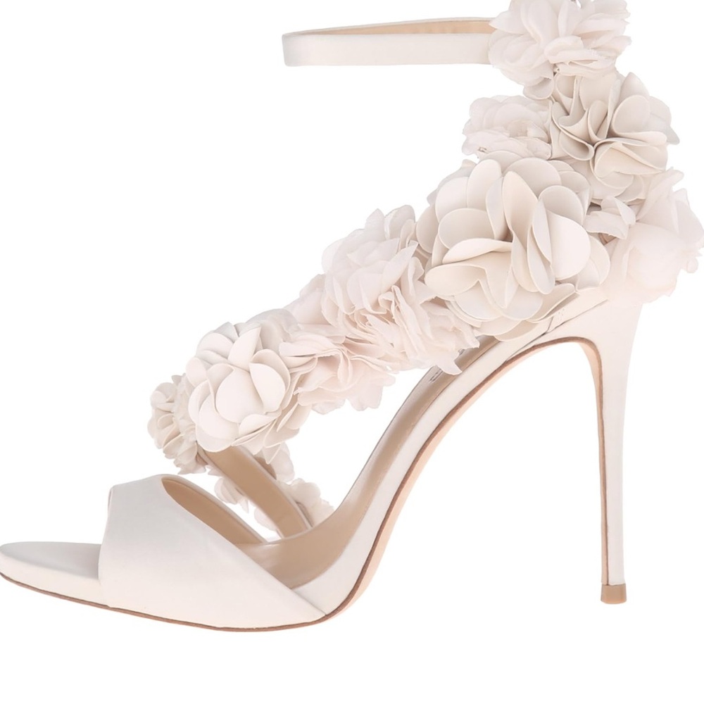 Brand new with tags Vince Camuto Flower Wedding Pump